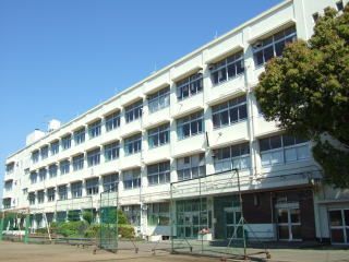 横浜市立左近山中学校の画像