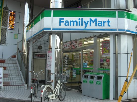 ファミリーマート　春木駅前の画像