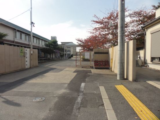 宇治市立西小倉中学校の画像