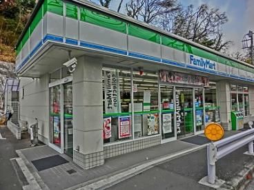 ファミリーマート小浦権太坂店の画像