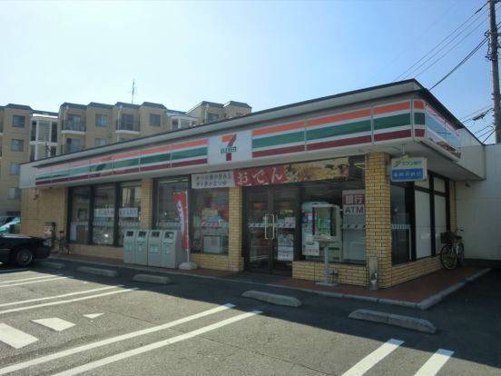 セブンイレブン横浜さちが丘店の画像