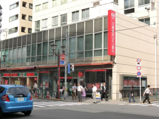 三菱UFJ銀行駒込駅前の画像