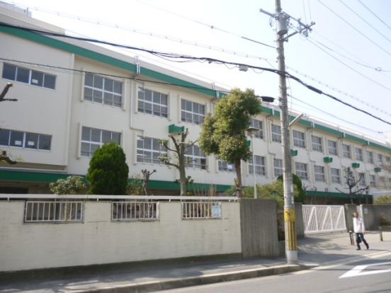 茨木市立 東小学校の画像