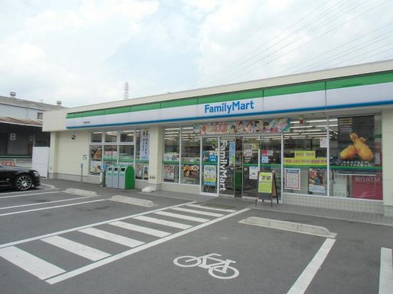 ファミリーマート 草加谷塚店の画像