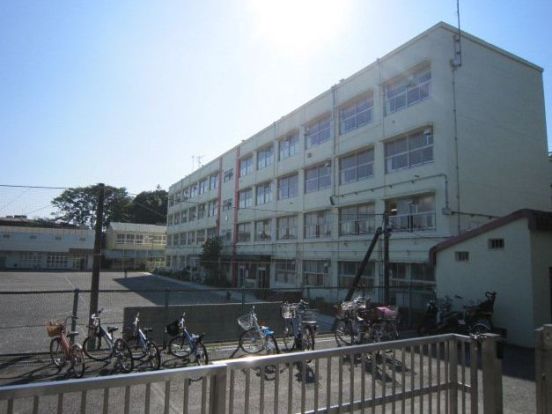 横浜市立 長津田小学校の画像