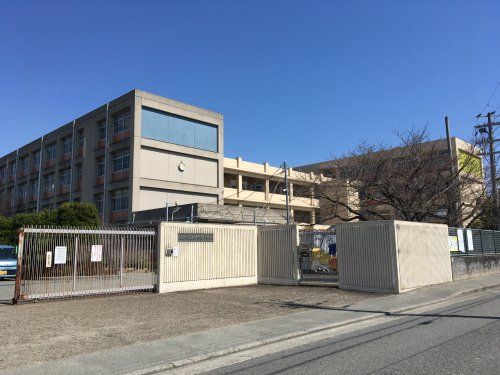 東神吉南小学校の画像