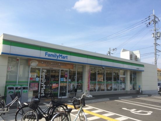 ファミリーマート西堤本通西店の画像