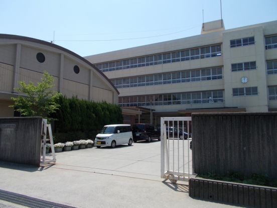 茨木市立 西陵中学校の画像