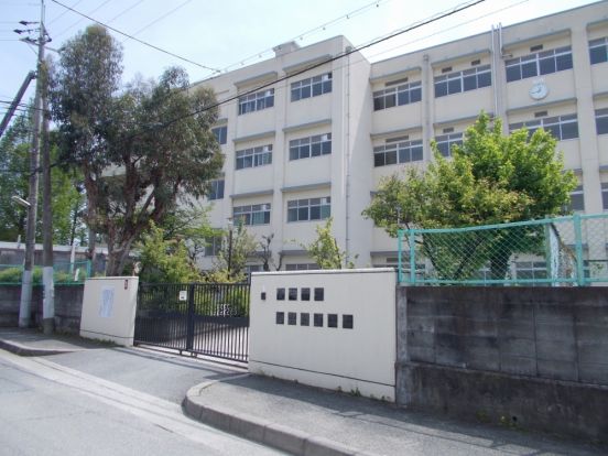 豊中市立 第十五中学校の画像