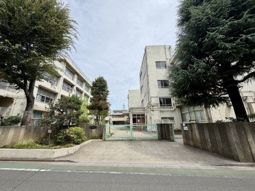 練馬区立上石神井小学校の画像