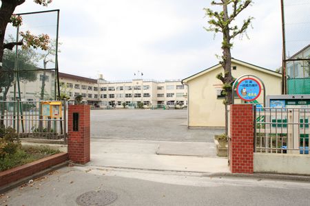 栗島小学校の画像