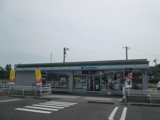 ファミリーマート四日市東坂部店の画像