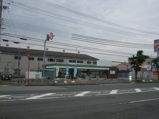 ファミリーマート下坂部店の画像