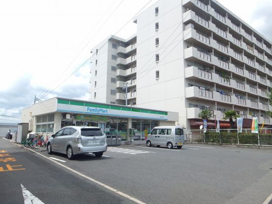 ファミリーマート　八尾天王寺屋店の画像