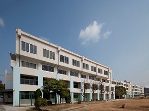 川西市立 緑台小学校の画像