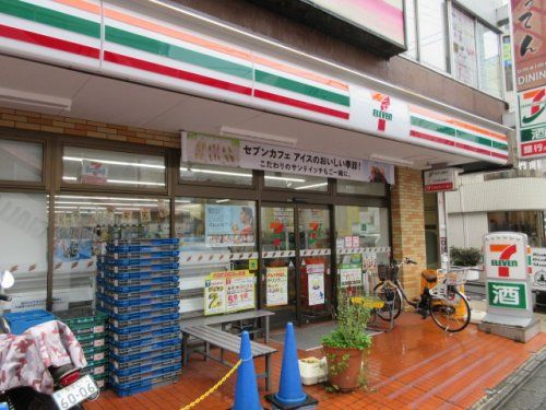 セブンイレブン 横浜山元町店の画像