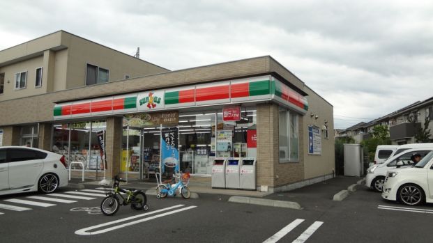 ファミリーマート八王子七国五丁目店の画像