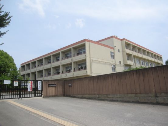 奈良市立 東登美ヶ丘小学校の画像
