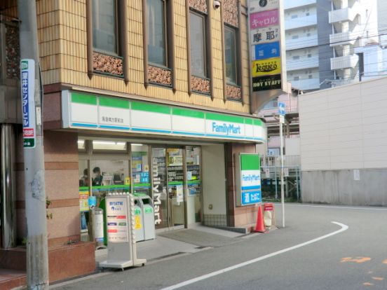 ファミリーマート阪急南方駅前の画像