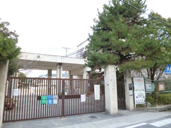 鏡山小学校の画像