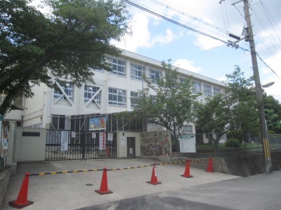 奈良市立 あやめ池小学校の画像