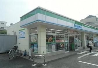 ファミリーマート東京成徳学園前店の画像