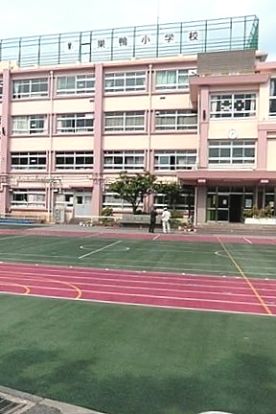 豊島区立 巣鴨小学校の画像