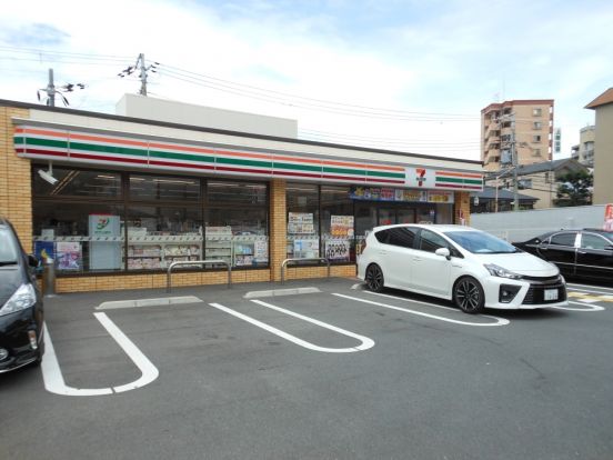 セブンイレブン 吹田泉町2丁目店の画像