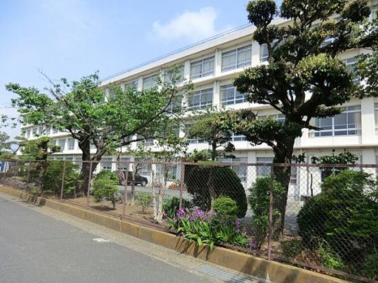 平塚市立　神明中学校の画像