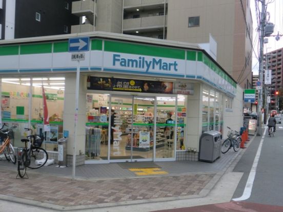 ファミリーマート阪急三国駅西店の画像