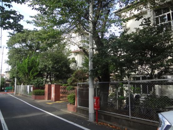 世田谷区立 八幡小学校の画像