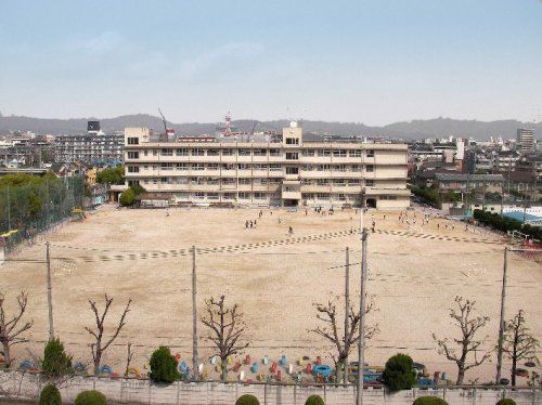 茨木市立 東奈良小学校の画像