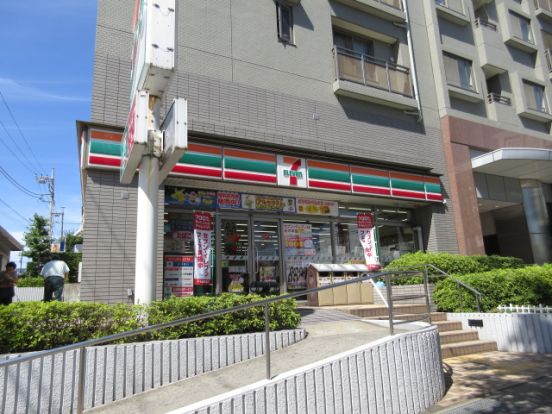 セブンイレブン川崎鷺沼駅前店の画像