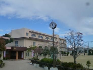 茨木市立東中学校の画像