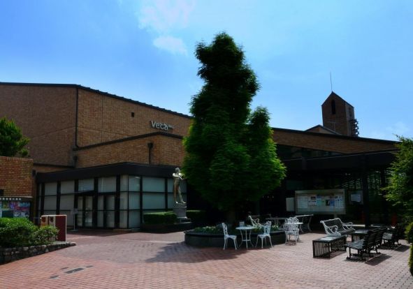 宝塚市立図書館中央図書館の画像