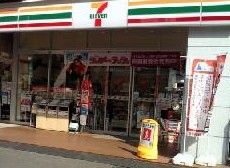 セブン−イレブン 新宿左門町店の画像