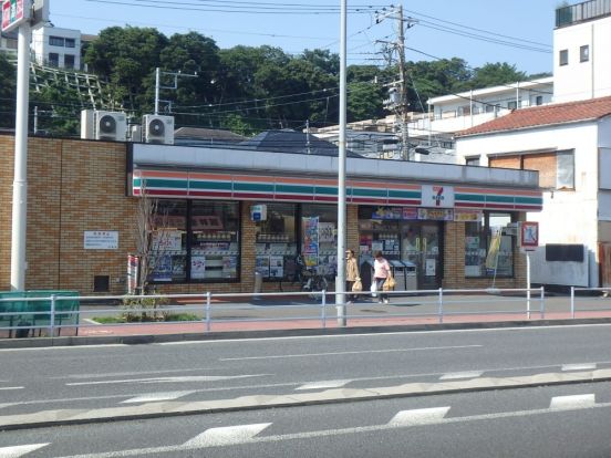 セブンイレブン横浜根岸3丁目店の画像