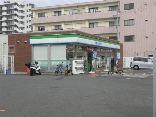 ファミリーマート 新森七丁目店の画像