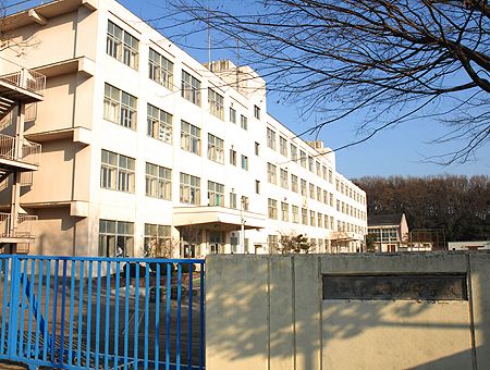 大和市立　上和田中学校の画像