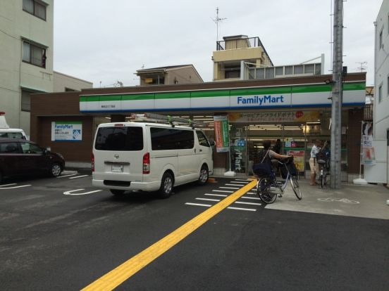 ファミリーマート東田辺３丁目店の画像