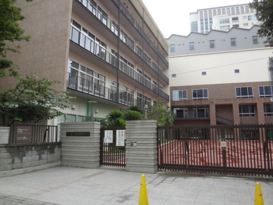 千代田区立 麹町中学校の画像