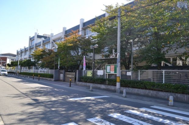 寝屋川市立第一中学校の画像