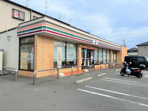 セブン－イレブン　寝屋川中神田町店の画像