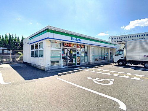 ファミリーマート 寝屋川下木田店の画像