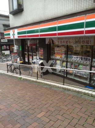 セブンイレブン東十条駅前店の画像