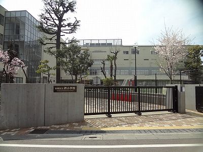 目黒区立碑小学校の画像