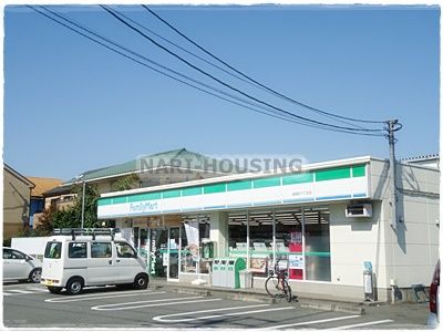 ファミリーマート柴崎町六丁目店の画像