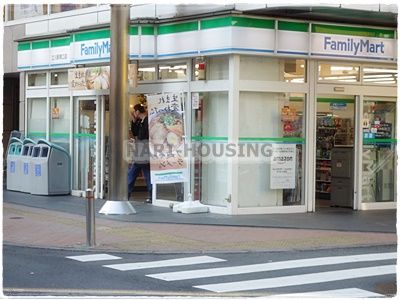 ファミリーマート立川駅南口店の画像