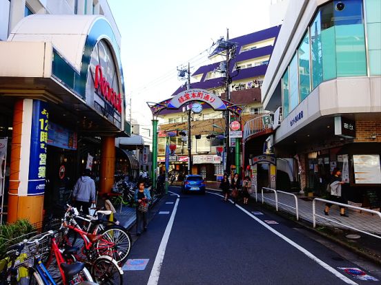 経堂本町通り商店街の画像