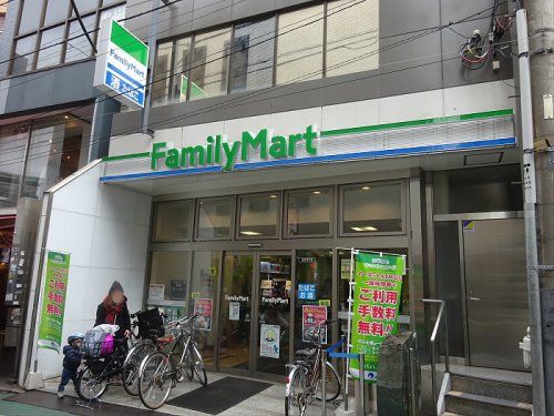 ファミリーマート経堂駅前店の画像